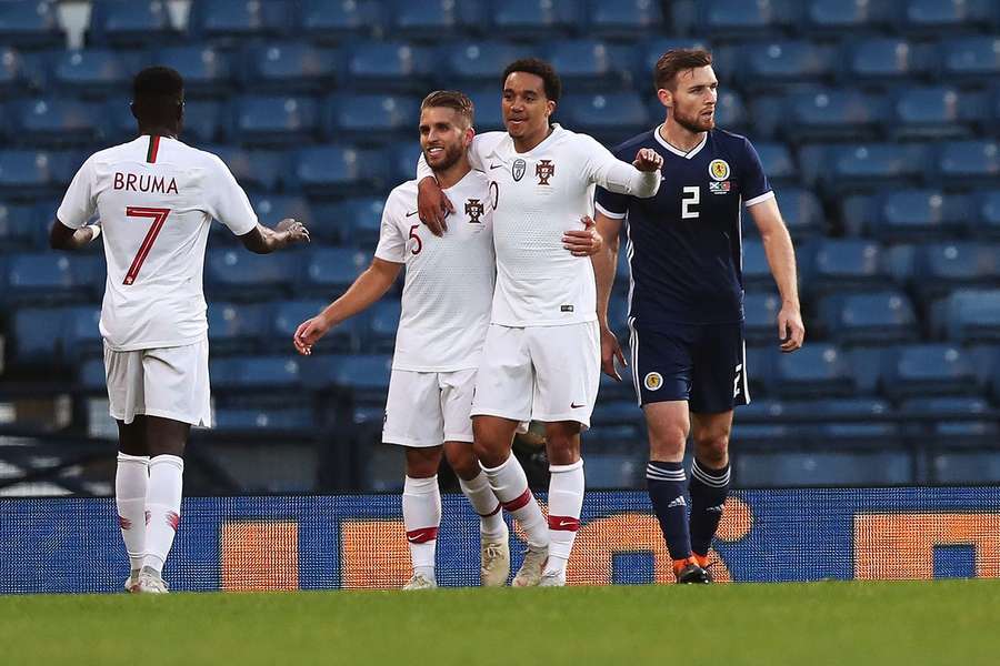 Hélder Costa marcou no único jogo por Portugal