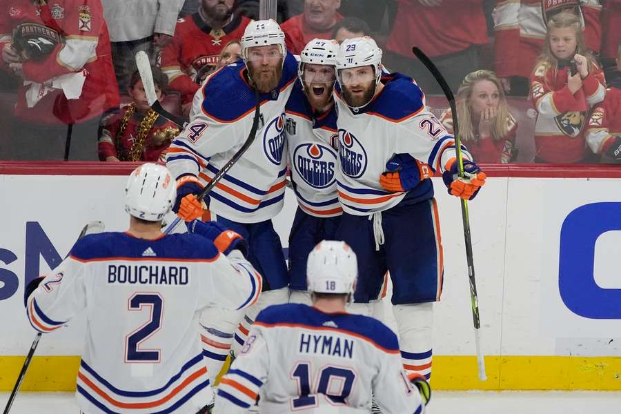 Edmonton Oilers celebrate against the Florida Panthers