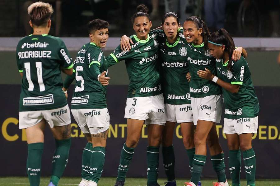 Palmeiras foi ultrapassado pelo Corinthians na noite desta segunda-feira