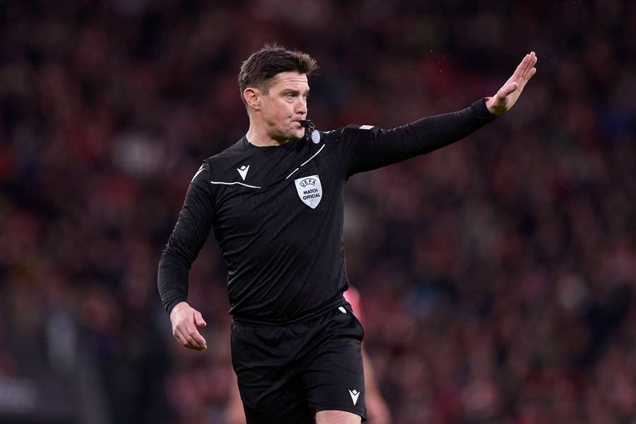 Arbitrul sloven Matej Jug
