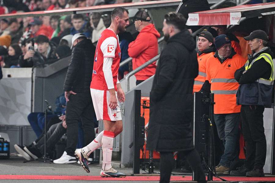 Chorý se dušuje, že plzeňského soupeře neplivl.