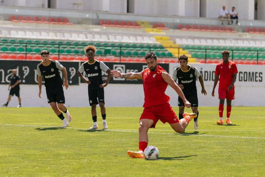 Rodrigo Pinho marcou de grande penalidade