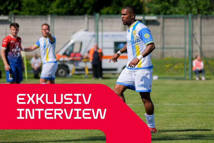 Douglas Costa im Training bei Chievo Verona. Douglas Costa im Training bei Chievo Verona.