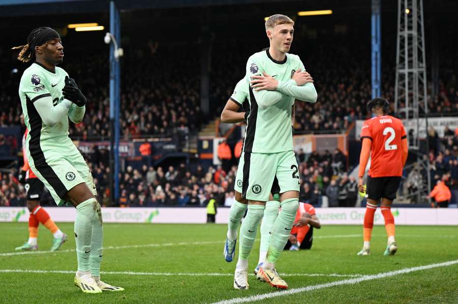 Dublet i asysta Palmera. Chelsea pokonuje Luton Town po emocjonującej końcówce