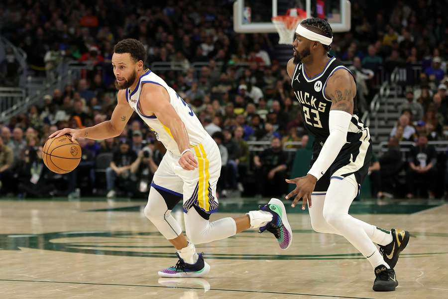 Curry sufre lesión en el hombro en derrota de los Warriors ante los Pacers en la NBA