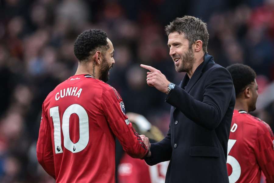 Michael Carrick se dočkal vítězného debutu na lavičce United.