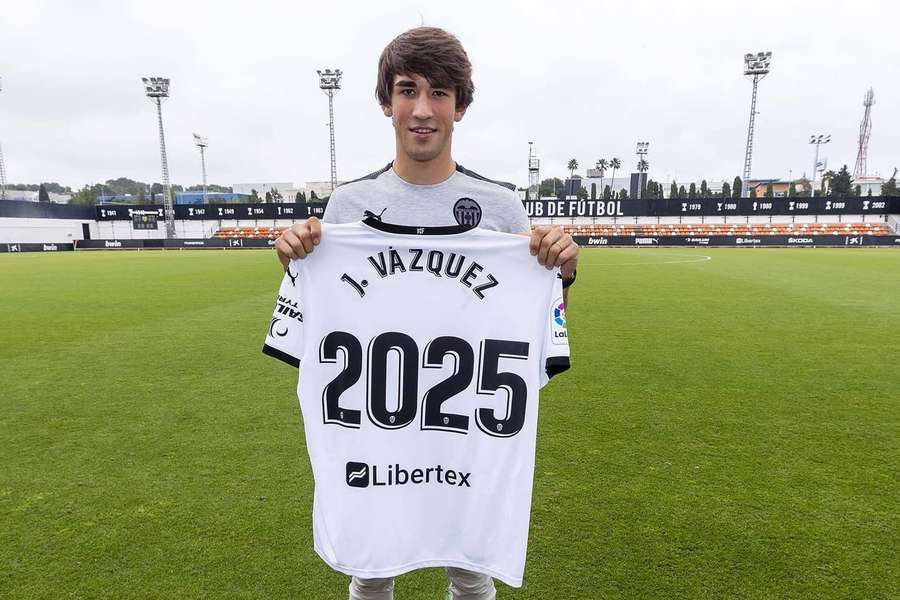 Jesús Vázquez tem contrato com o Valência até junho de 2025