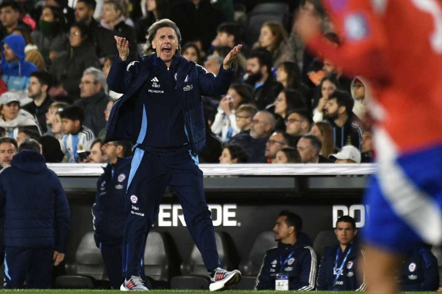 Gareca, entrenador de Chile, durante el Argentina - Chile