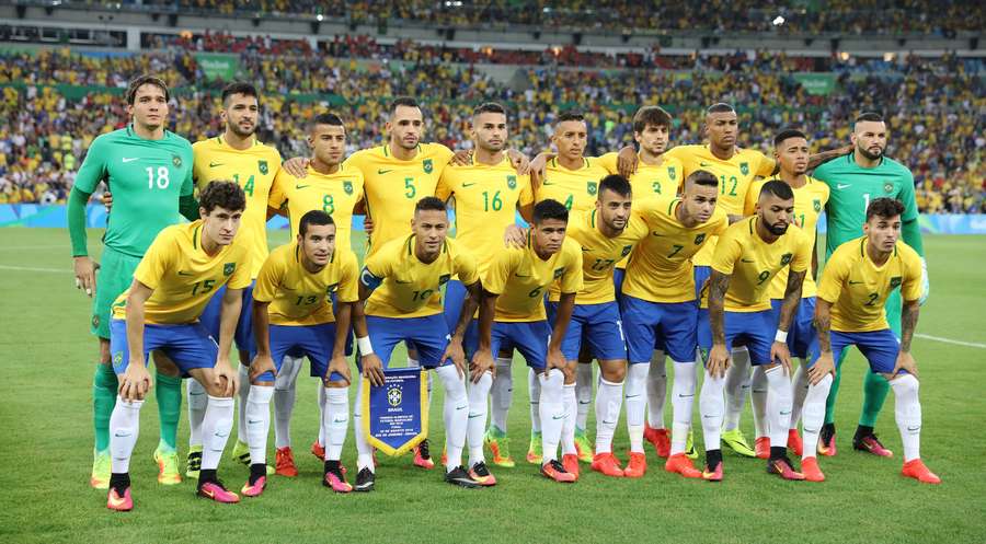 Os jogadores do Brasil antes da final olímpica contra a Alemanha, em 2016