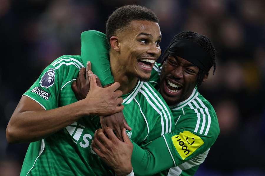 O Newcastle conseguiu uma grande vitória em Liverpool