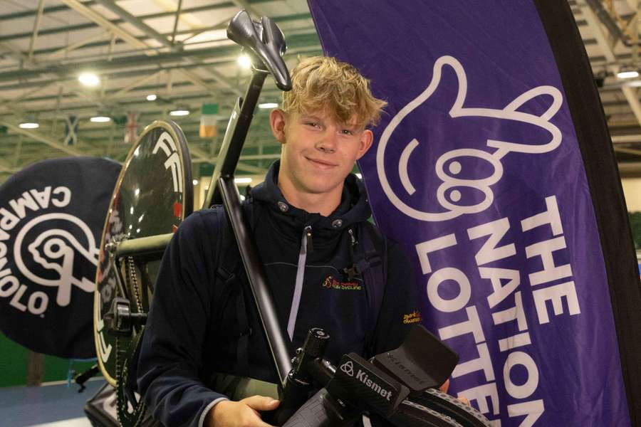 Finlay Tarling en août 2022. Finlay Tarling en août 2022.