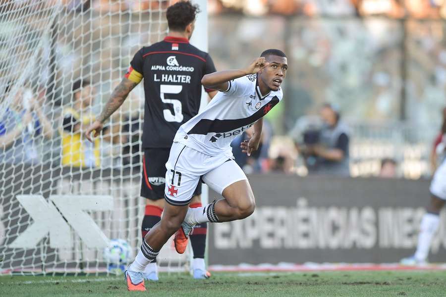 Dois gols de Rayan no 2° tempo ajudaram na reação do Vasco