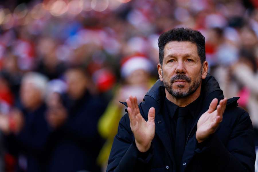 Soccer-Atletico boss Simeone eyes first ever win away at title rivals Barcelona