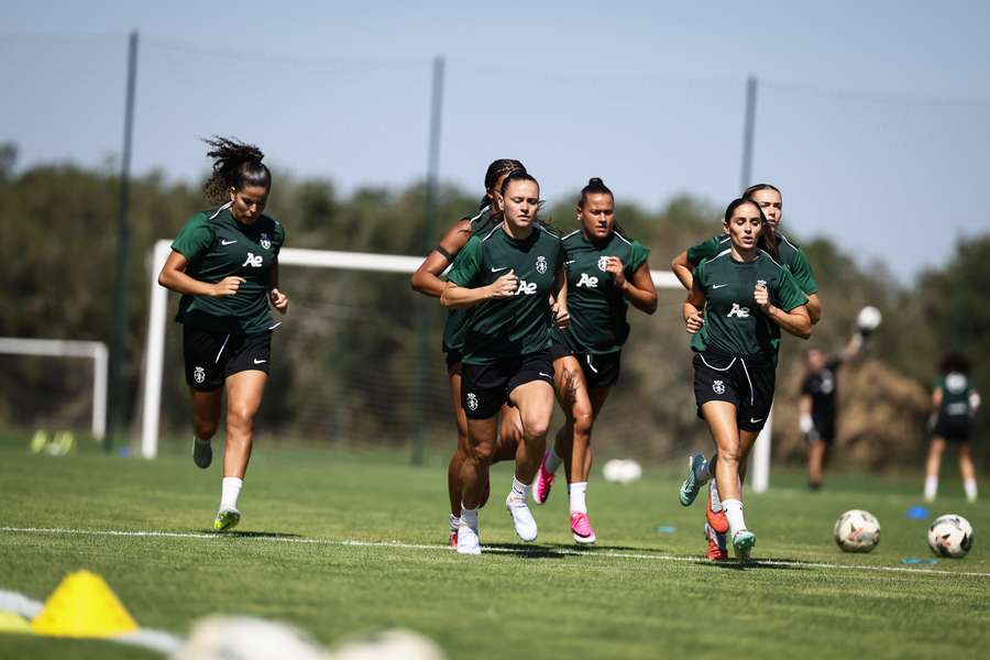Jogadoras do Sporting na Academia Cristiano Ronaldo Jogadoras do Sporting na Academia Cristiano Ronaldo