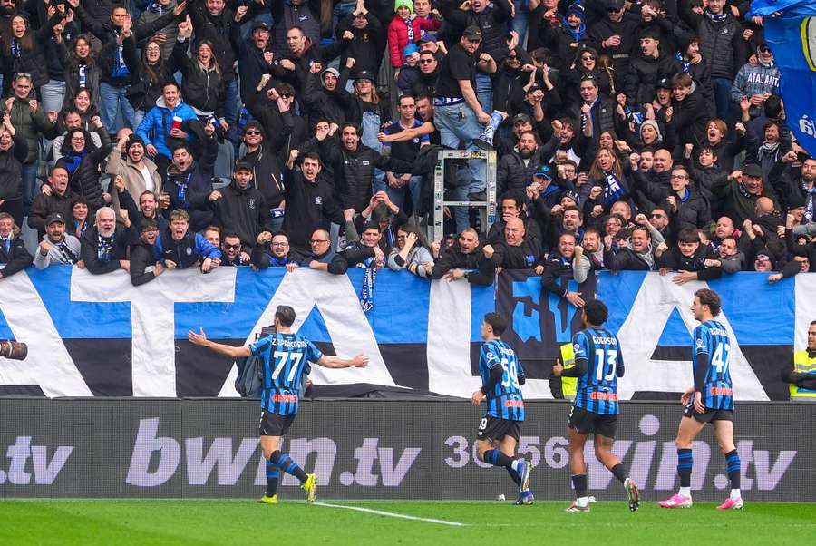 Atalanta vence Hellas Verona