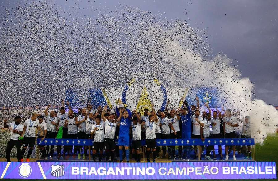 Bragantino levanta el título de campeón de la Serie B Brasileña 2019