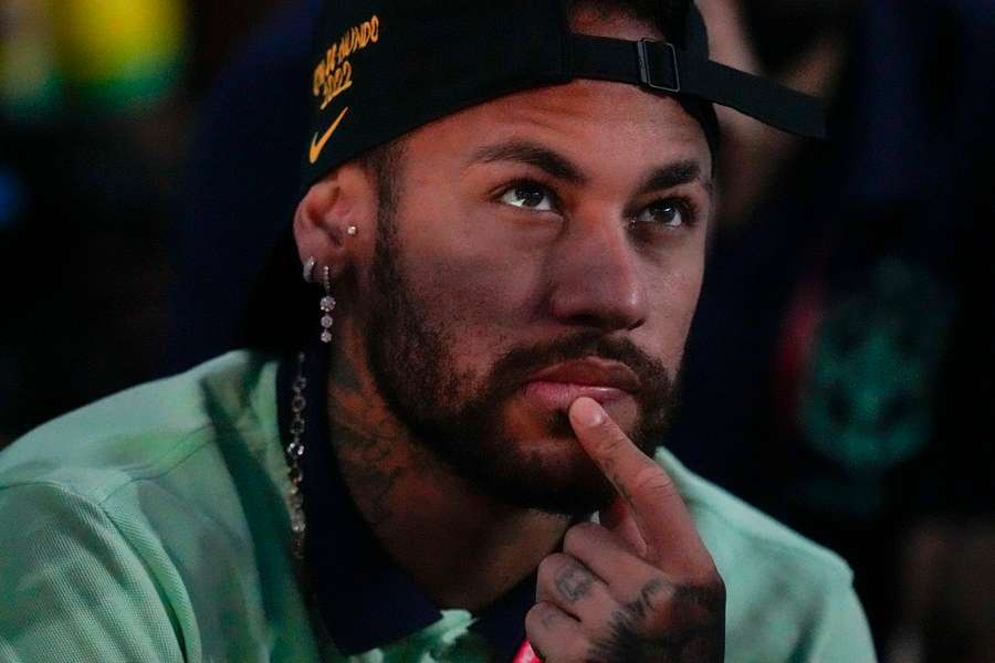 Neymar stále nemá jisté, zda si za Brazílii zahraje na letošním MS.