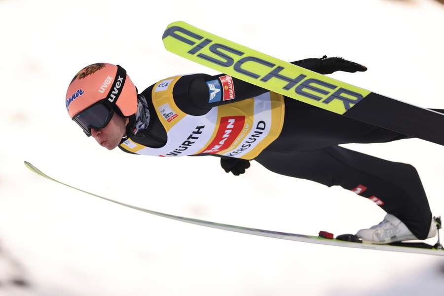 Stefan Kraft gewinnt den Gesamtweltcup im Skispringen.