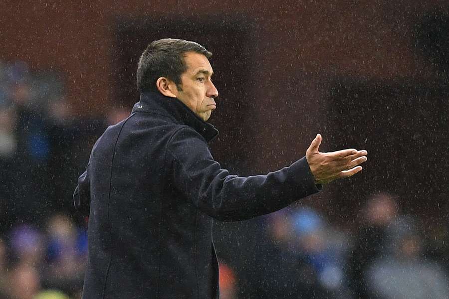 Giovanni van Bronckhorst está em sexto lugar na liga turca com o Besiktas