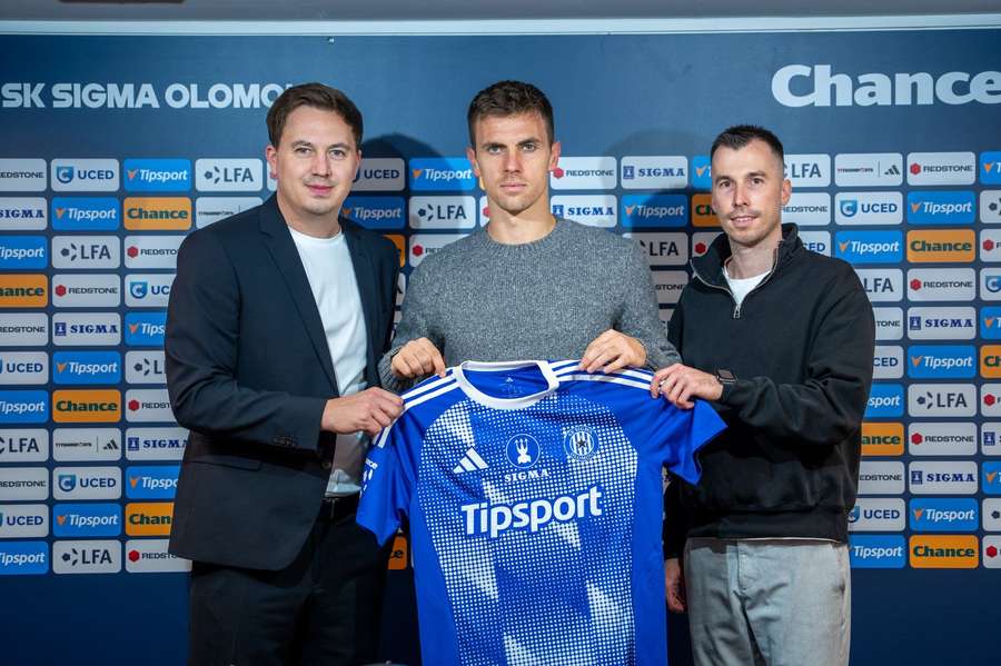 Přestupy ONLINE: Rušno v Olomouci, talent ze Slavie jde do Boleslavi. Zbrojovka získala Andrewa