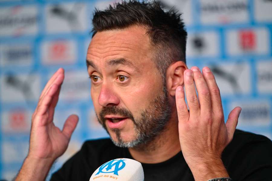 Roberto De Zerbi abriu o jogo sobre confusão entre jogadores do elenco Roberto De Zerbi abriu o jogo sobre confusão entre jogadores do elenco