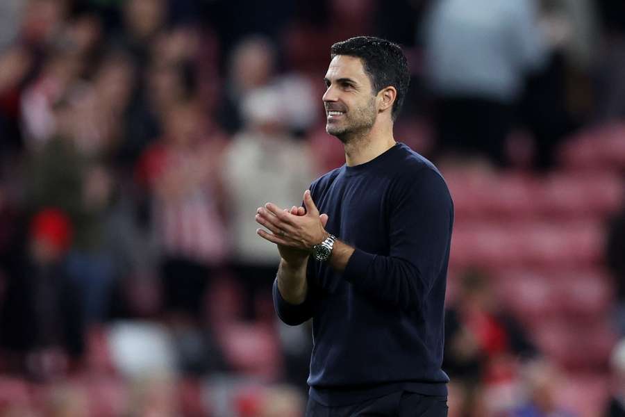 Arsenal manager Mikel Arteta applauds fans after a match Arsenal manager Mikel Arteta applauds fans after a match