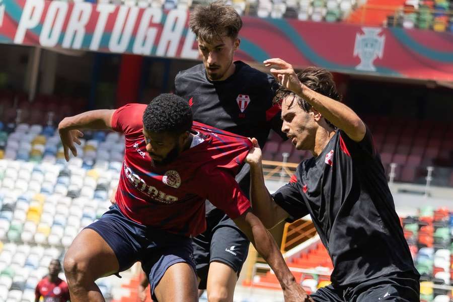 União de Leiria vence Marco 09 em jogo preparação União de Leiria vence Marco 09 em jogo preparação