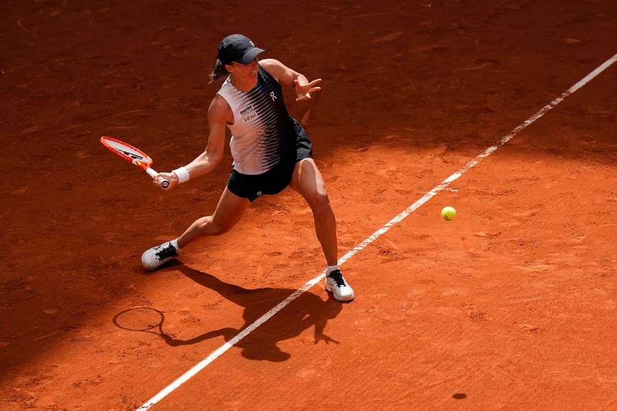 Tenis Flash: Świątek wchodzi do gry w Rzymie jeszcze przed południem