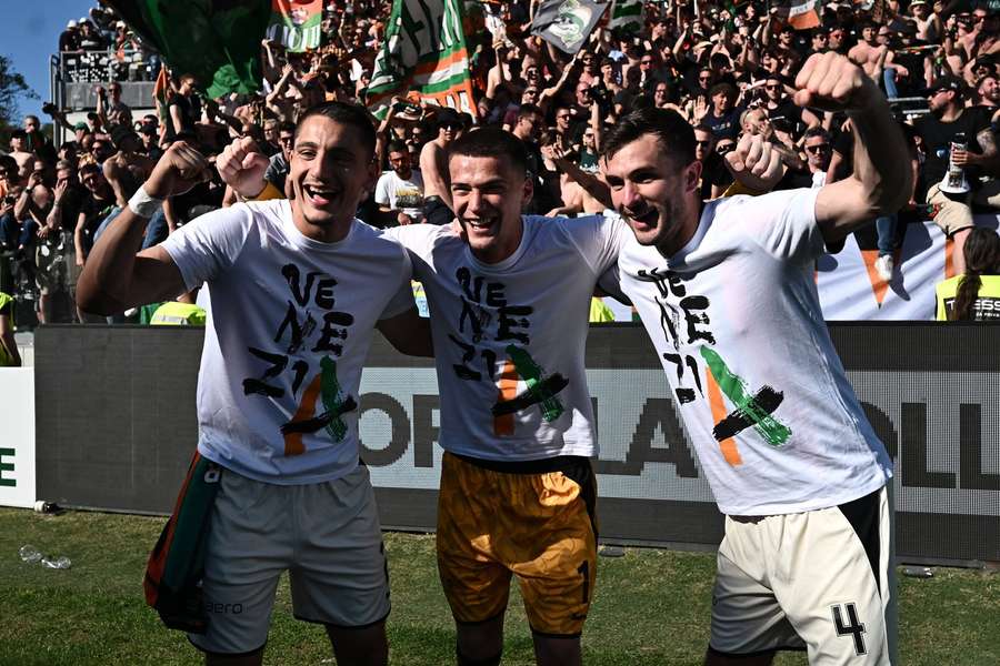 Der FC Venedig kann dank Schützenhilfe den Aufstieg feiern.