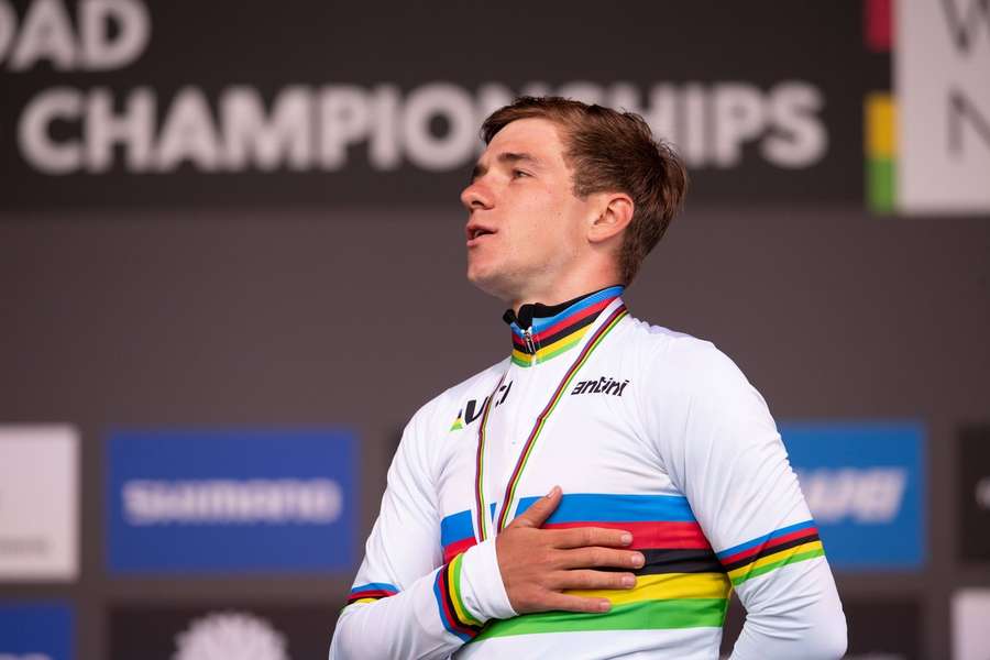 Wereldkampioen Remco Evenepoel leeft erg mee met de Nederlandse Amy Pieters