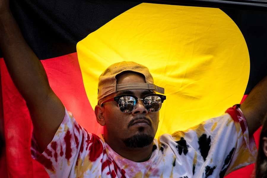 De Australische Aboriginalvlag zal 35 keer wapperen