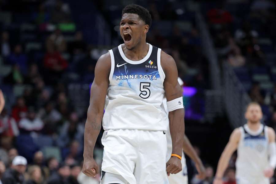 Anthony Edwards destroza a los Nuggets.