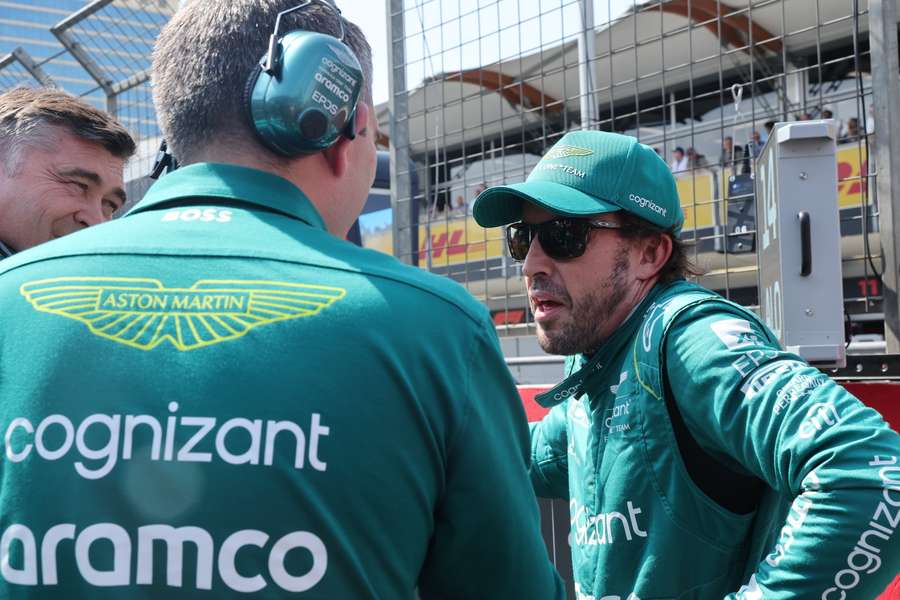 Fernando Alonso antes da largada do GP do Azerbaijão