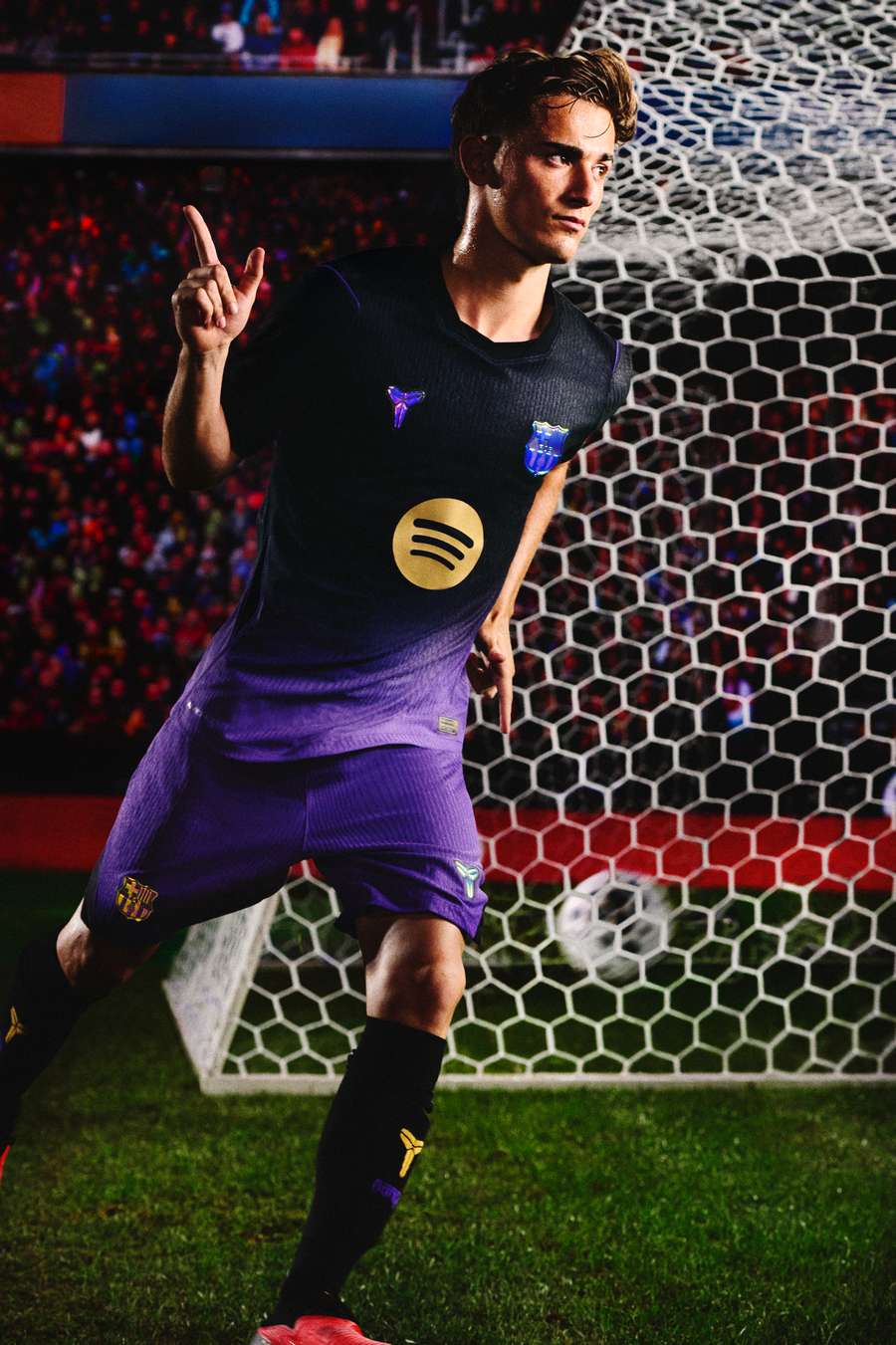 Gavi, con la segunda equipación del Barça 26/27