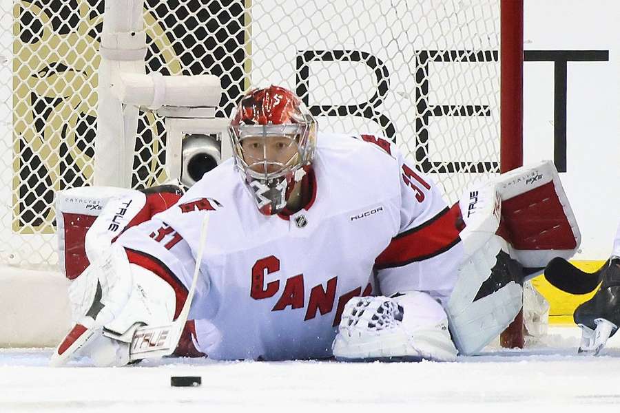 Frederik Andersen has signed a one-year extension with Hurricanes