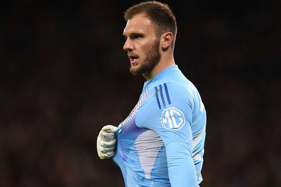 Lucas Perri traspasado por el Lyon al Leeds United