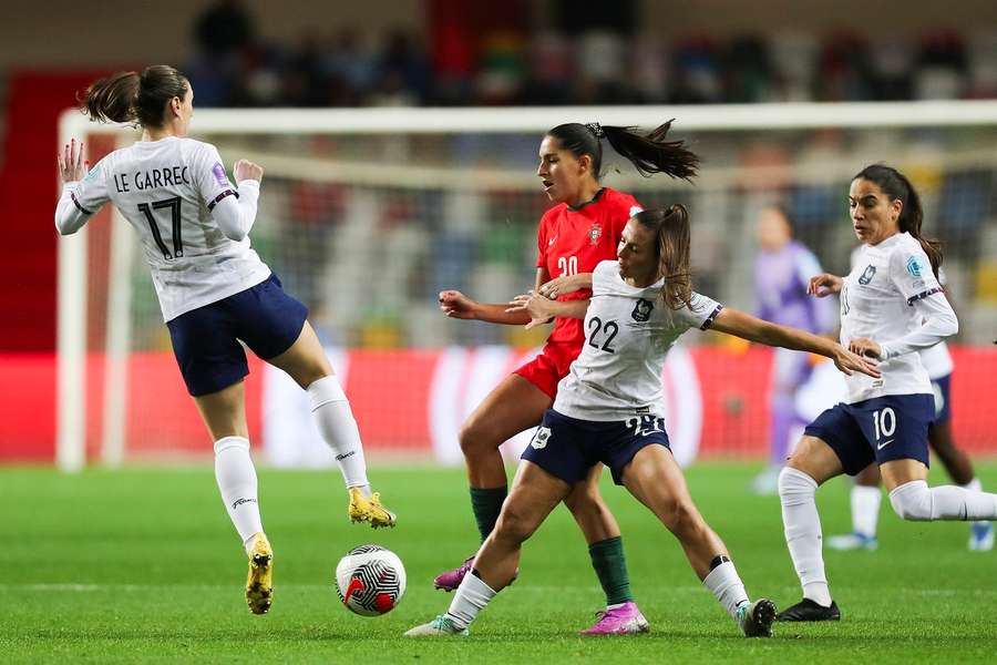 Les Bleues ont attendu les derniers instants pour marquer