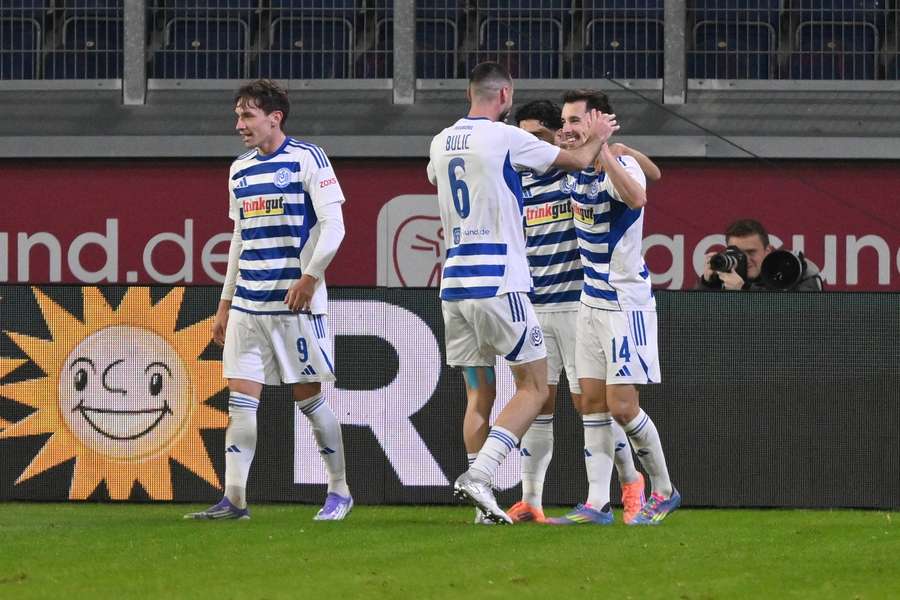 Conor Noß (r.) bejubelt seinen Treffer für den MSV Duisburg gegen Waldhof Mannheim. Conor Noß (r.) bejubelt seinen Treffer für den MSV Duisburg gegen Waldhof Mannheim.