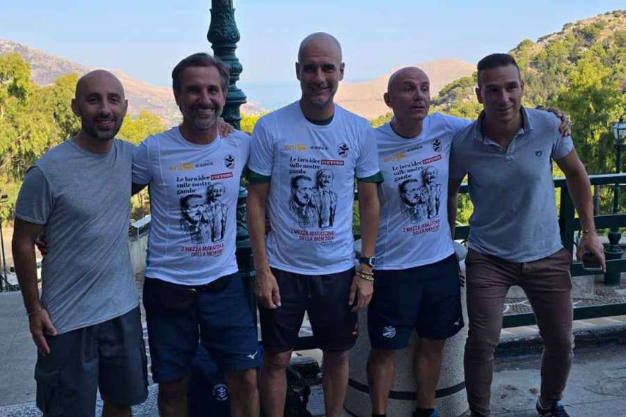 Guardiola e il suo staff in pellegrinaggio a Palermo