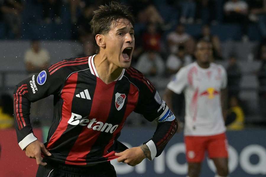 Martínez Quarta garantiu a vitória nos minutos finais