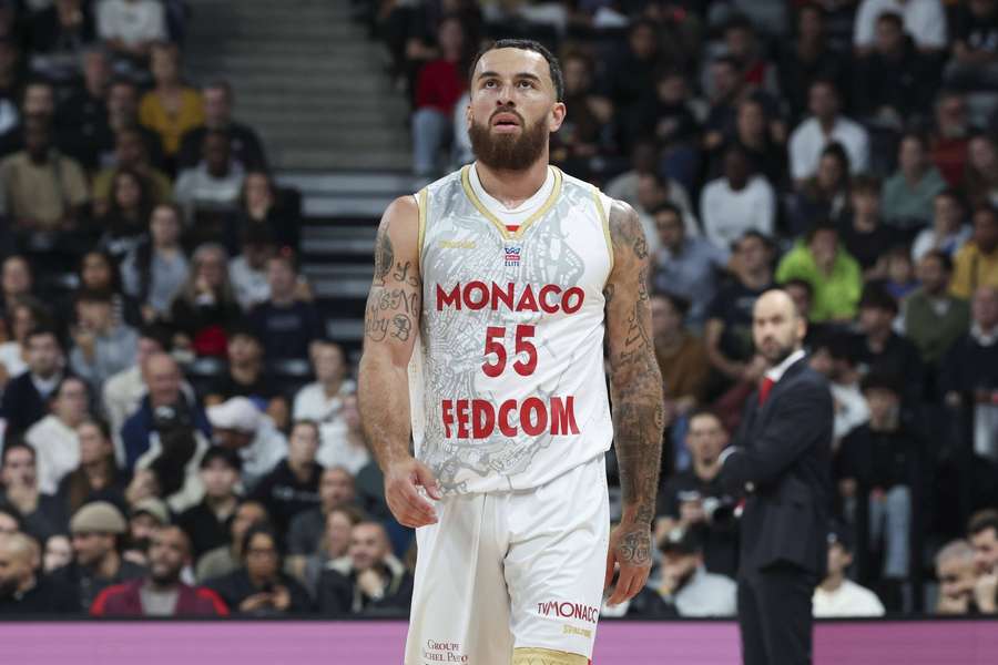 Mike James et Monaco frappent un grand coup.