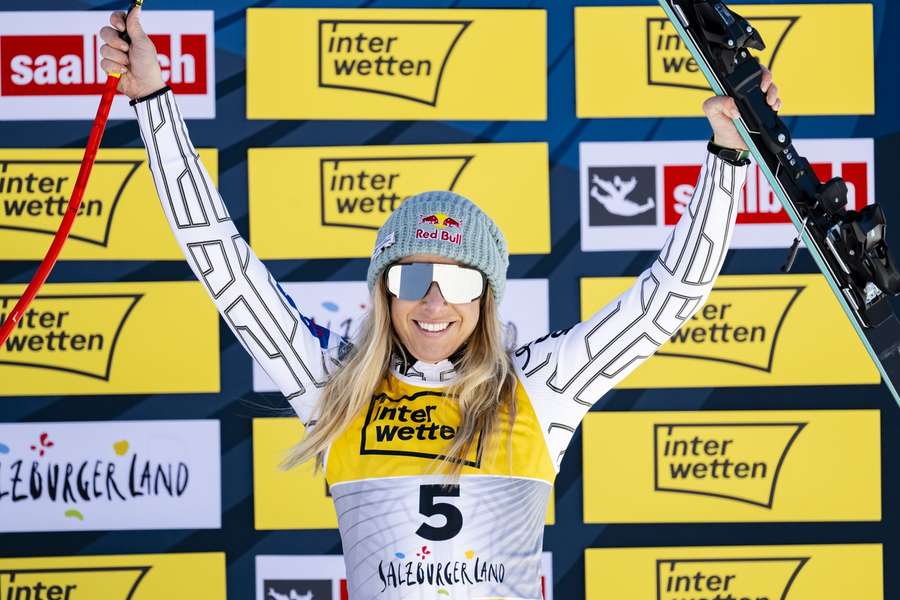 Ester Ledecká získala první medaili z MS.