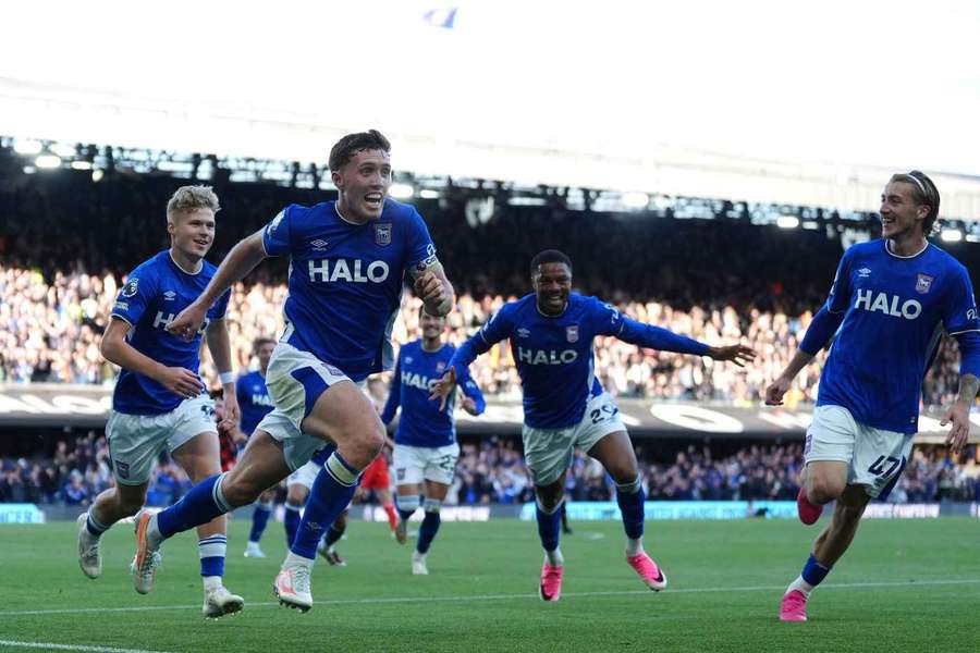 Ipswich celebate their late winner Ipswich celebate their late winner