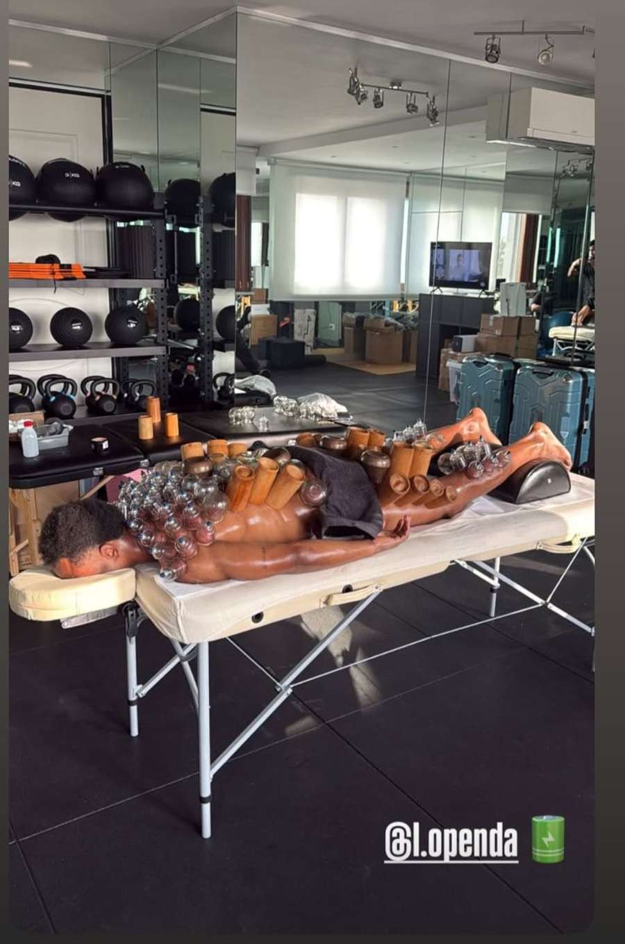 Openda durante il cupping