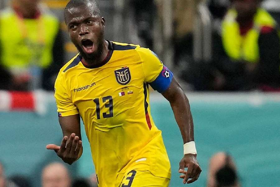 Enner fez dois gols na primeira etapa do confronto frente ao Catar, no estádio Al-Bayt