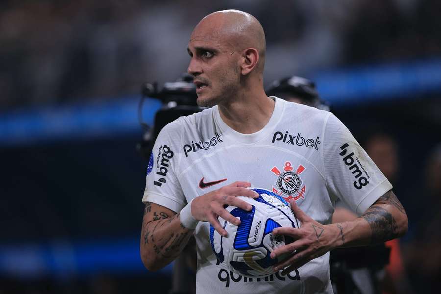 Fábio Santos lamentou eliminação do Corinthinas