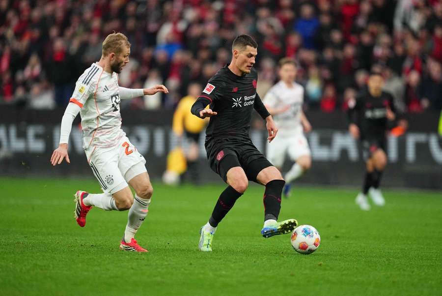 Schick nahrál na jediný gól Bayeru.