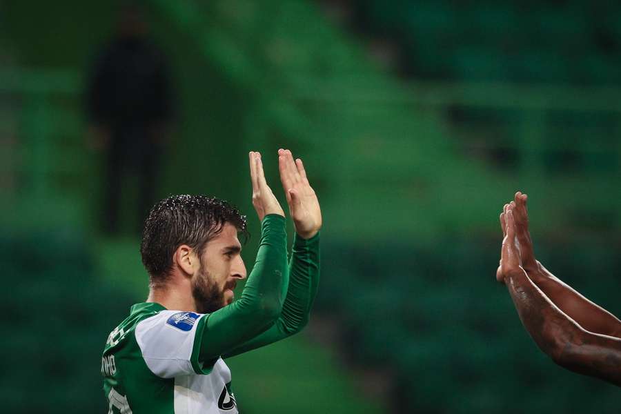 Sporting segue em frente na Taça da Liga com hat-trick de Paulinho diante do Marítimo (5-0)