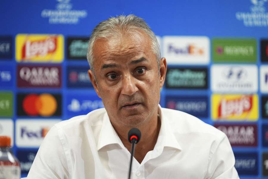Fenerbahce manager Ismail Kartal dramatically QUITS in press conference after Roma draw Fenerbahce manager Ismail Kartal dramatically QUITS in press conference after Roma draw