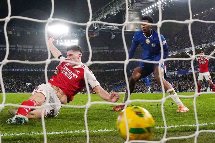 Viktor Gyokeres marchează în Chelsea - Arsenal